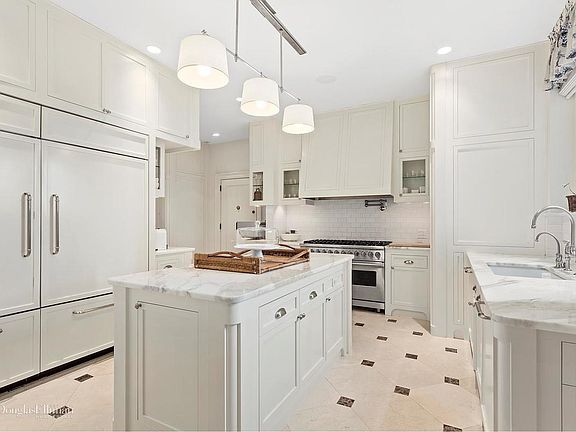 4th image of 960 Park Ave #6E