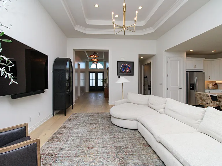 9241 Cayman Dr — Photo 16