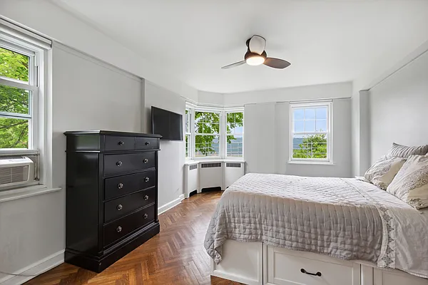 Sold by Compass | media 4