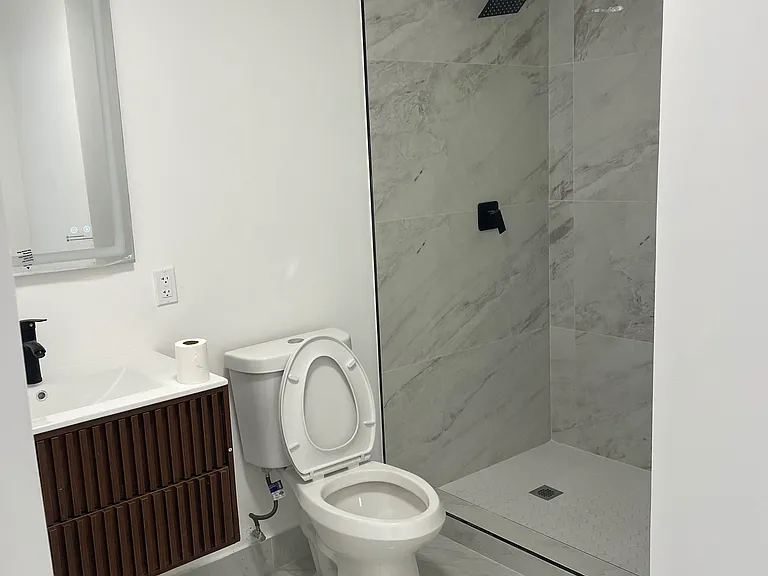 240 NW 59th Ave — Photo 7
