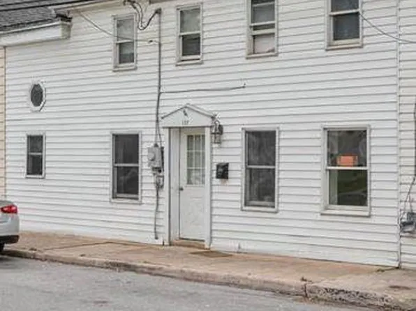 157 4th St S, Chambersburg, PA 17201