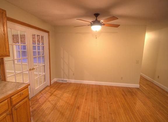 Large eat-in Kitchen/Dining Room