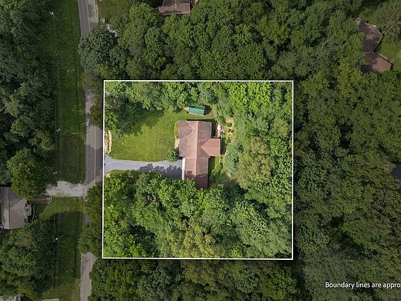2nd image of 3211 Apple Valley Dr