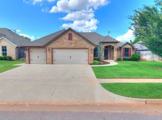 12105 SW 45th Ter, Mustang, OK 73064