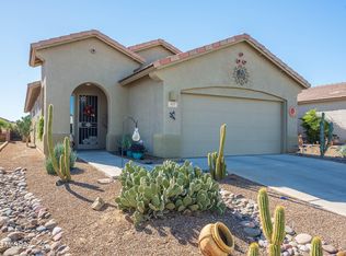 457 W Bazille Way, Green Valley, AZ 85614