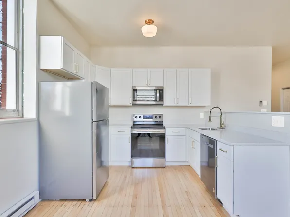 215 E High St, Hellertown, PA