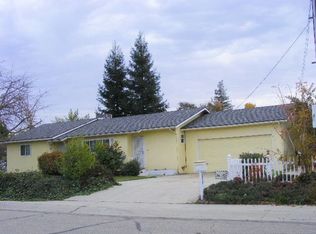 2445 W Laura Ave, Visalia, CA 93277
