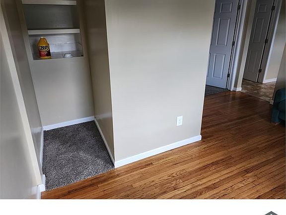 3rd image of 1600 S Geddes St #4