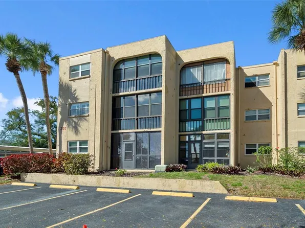 11485 Oakhurst Rd Building 200-208, Largo, FL 33774