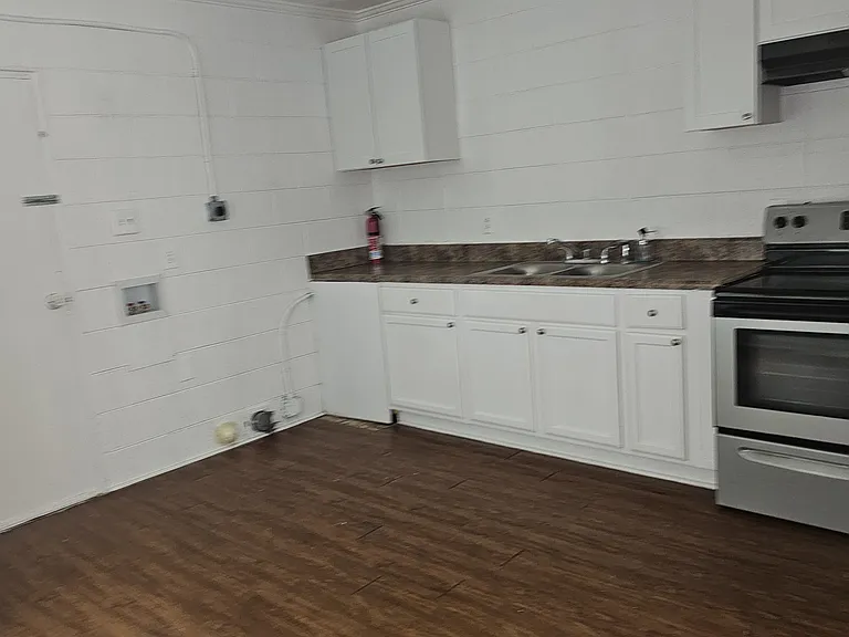 429A Squirrel St — Photo 2