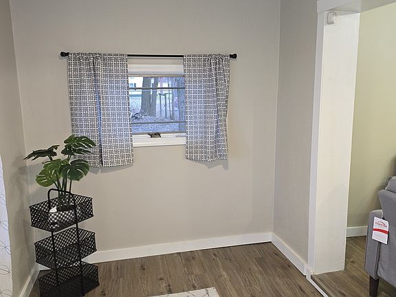 4th image of 56061 Frances Ave