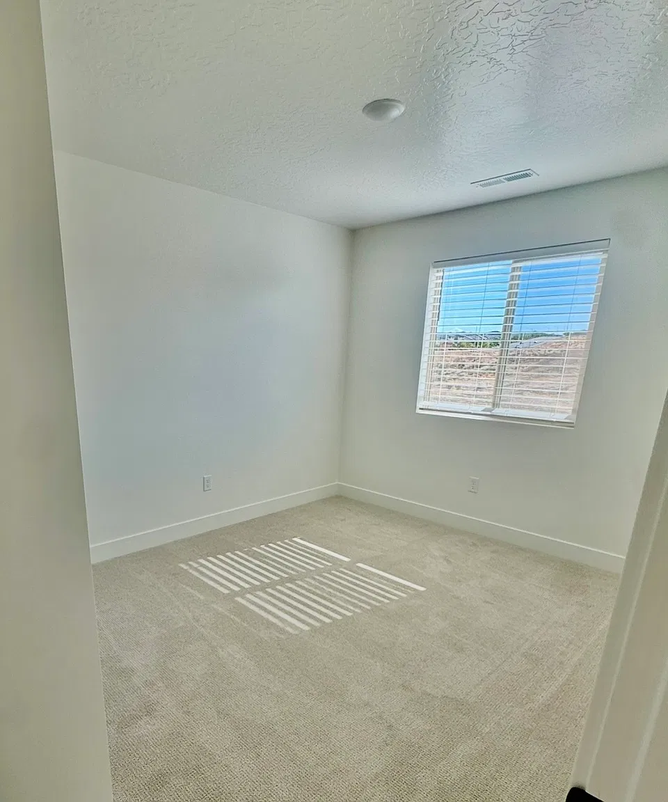 5706 S Weehawken Lane - 1 — Photo 2