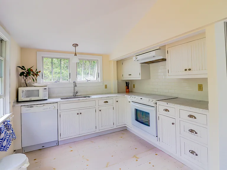 532 Abrahams Path — Photo 10