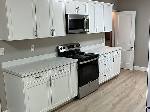 3rd image of 114 Ferris Ave