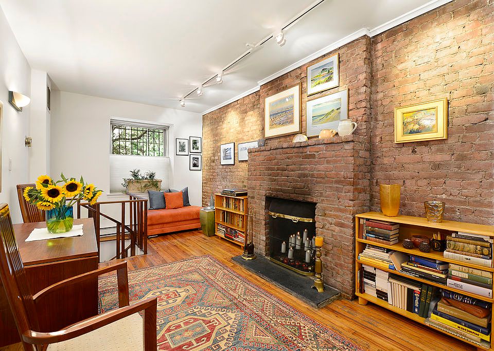 1st image of 356 W 23rd St