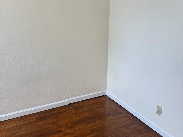 1102 S Miller St — Photo 7