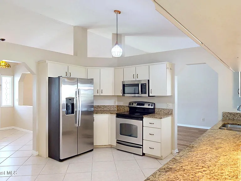 3620 Whisperwood Cir — Photo 4