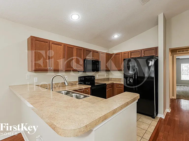 1736 W Pine St — Photo 10