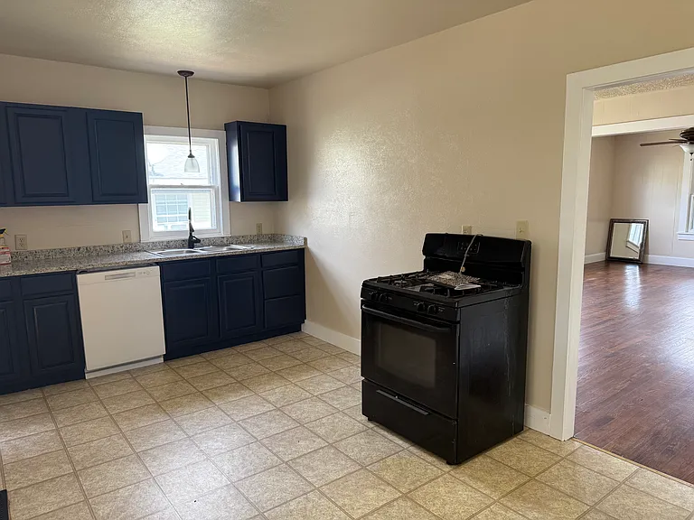 418 N Crawford Ave — Photo 16