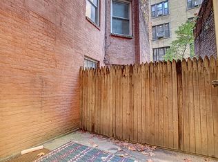 44 W 72nd St #1E, New York, NY 10023