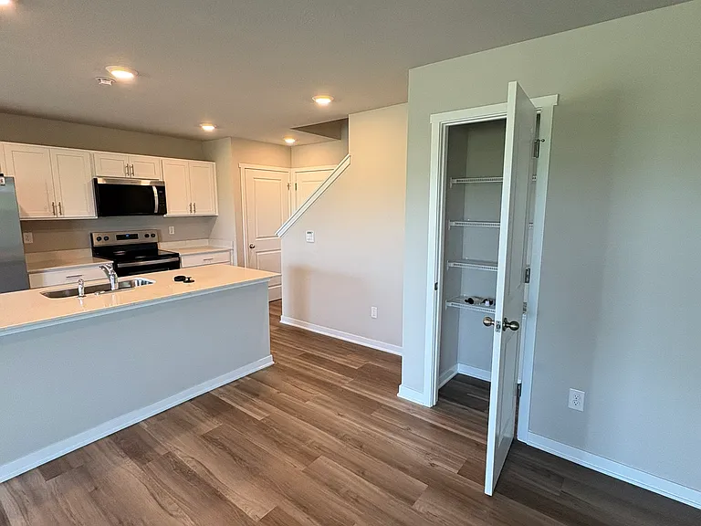 1069 Daisy Ln #1 — Photo 15