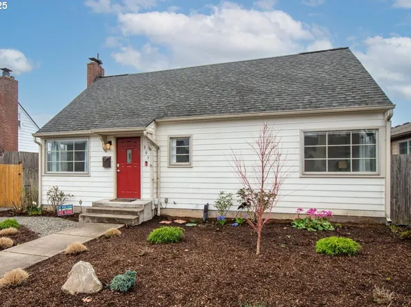 205 E 38th St, Vancouver, WA 98663