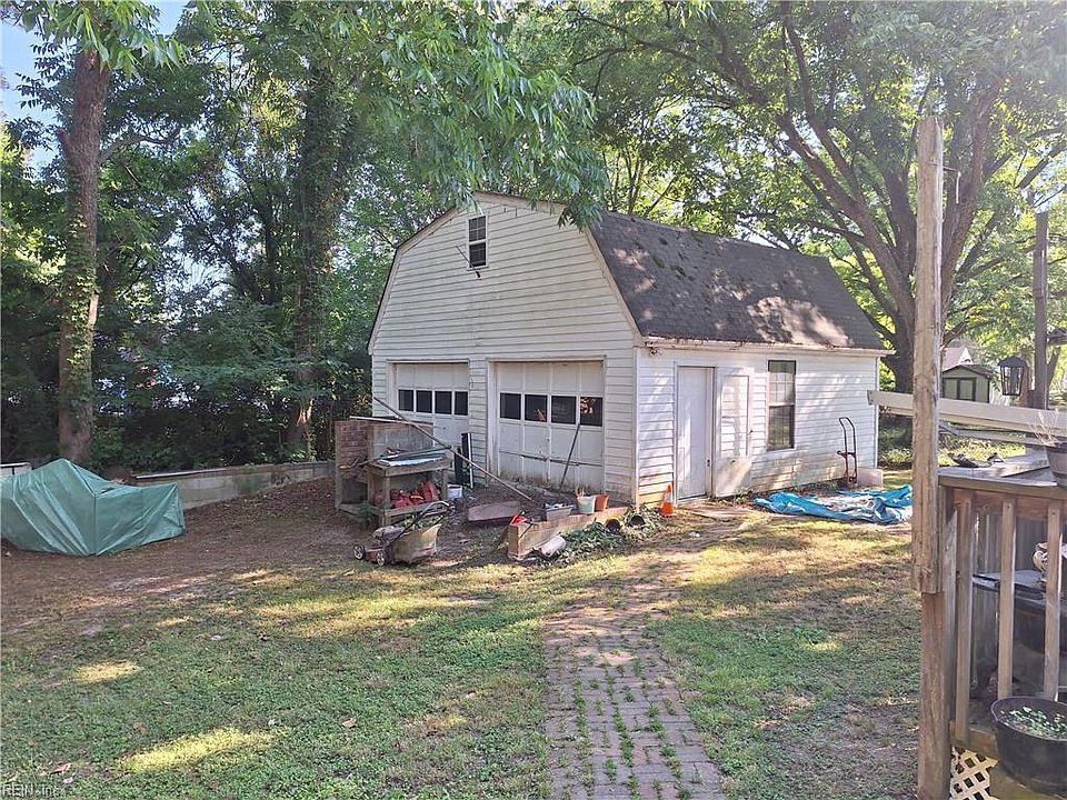 2nd image of 204 Nina Ct