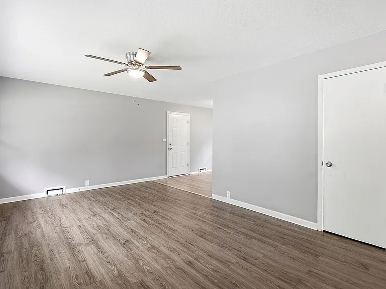 11407 Winchester Ave — Photo 21