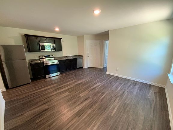 3rd image of 1520 E Ave E #A