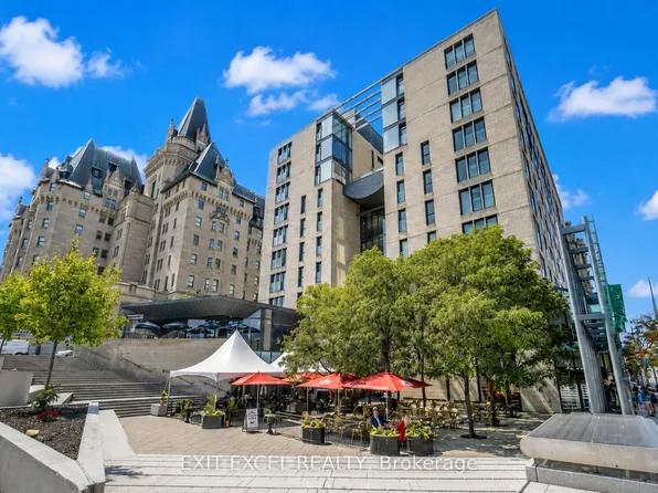 700 Sussex Dr #309, Ottawa, ON K1N 1K4