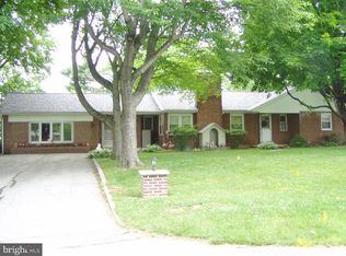 15 Memories Ln, Abbottstown, PA 17301