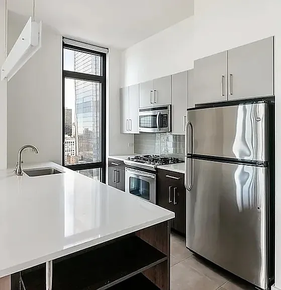 312 11th Ave #34F — Photo 4