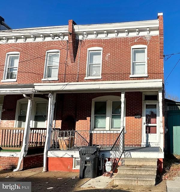 2nd image of 109 S Harrison St
