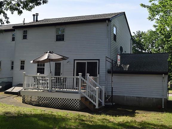 4th image of 21 Linden Park Dr