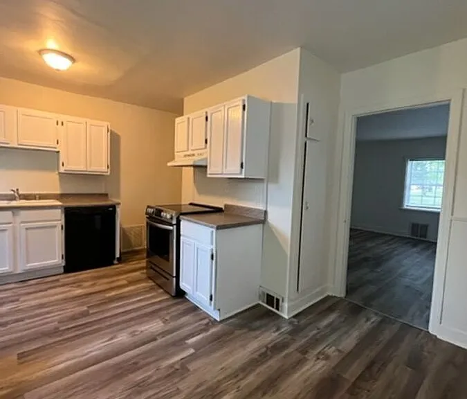 319 Lafayette Pkwy #A — Photo 11