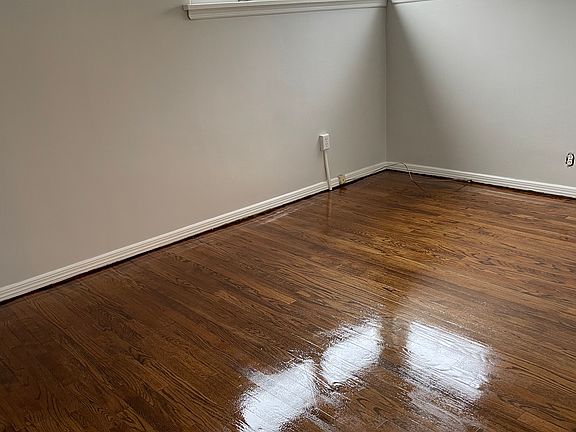 3rd image of 627 McCarthy Dr