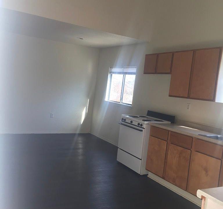 1st image of 722 N Leverett Ave