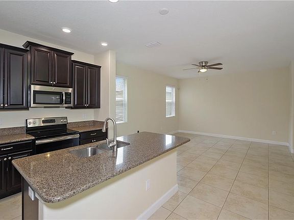 3rd image of 15247 Evergreen Oak Loop