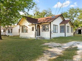 1203 Alametos, San Antonio, TX 78201