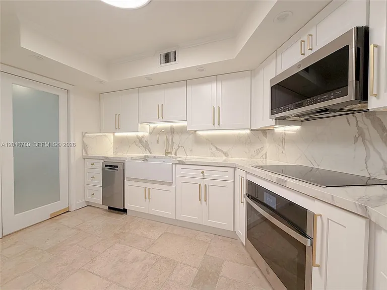 1111 Crandon Blvd #C1104 — Photo 24
