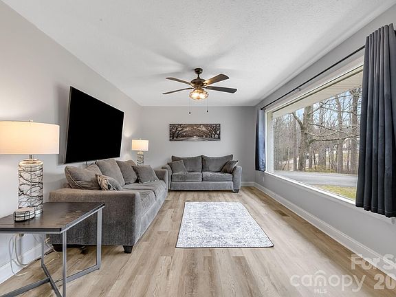 4th image of 52 Baby Jane Ln