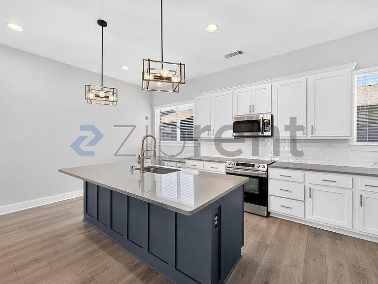2818 Addison Park Ln — Photo 16