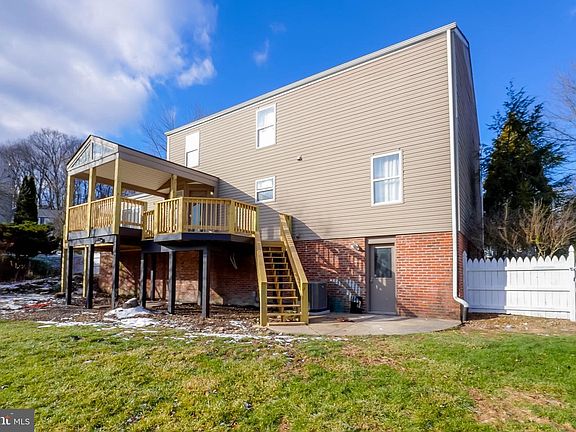 4th image of 1233 Woodhill Dr