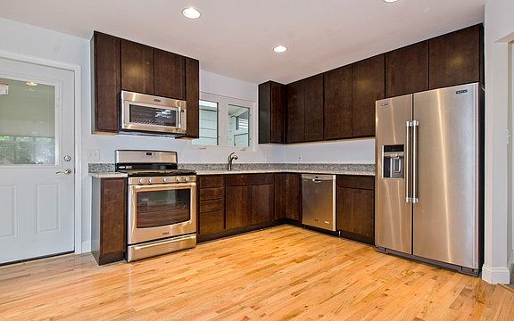 4th image of 3844 Sugar Loaf Ln