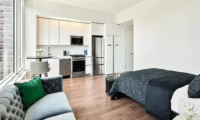 Rented by Mossanen Group | media 17