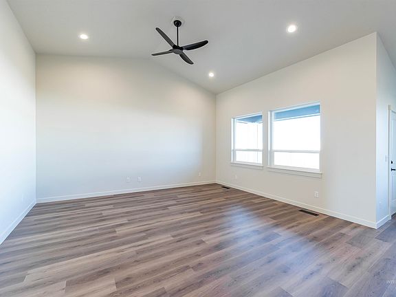 4th image of 390 S Bumper Way