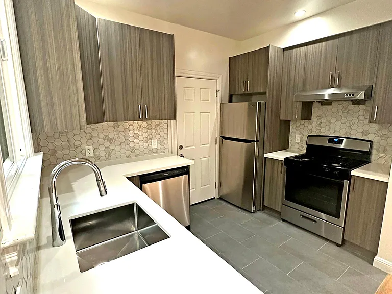 1645 Hyde St #3 — Photo 10