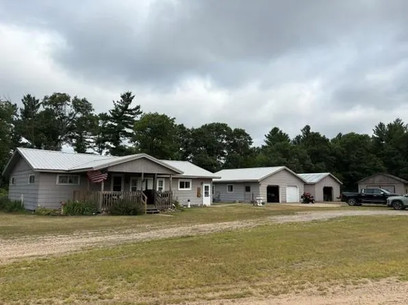 990 Winnebago Avenue, Black River Falls, WI 54615