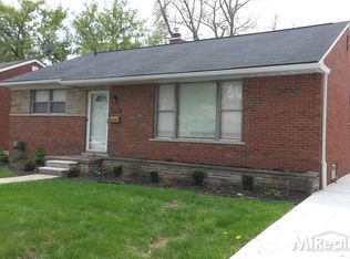 22966 Clairwood St, Saint Clair Shores, MI 48080