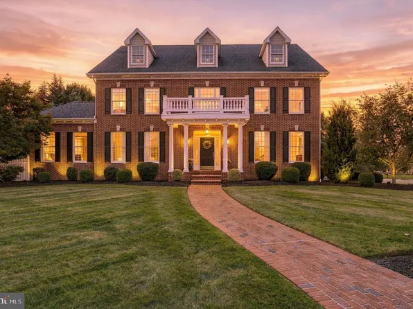 7 Hayfield Ct, Moorestown, NJ 08057